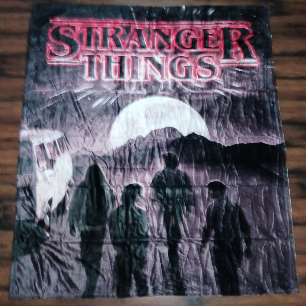 Stranger Things Fleece Throw Blanket 60x50 Hawkins Silhouettes Netflix Logo